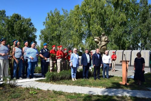 ДЕСАНТНИКСЕНЕ АСĂНСА ВИÇӖ ЯЛТА ПАЛĂК УÇРӖÇ