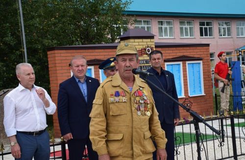 ДЕСАНТНИКСЕНЕ АСĂНСА ВИÇӖ ЯЛТА ПАЛĂК УÇРӖÇ