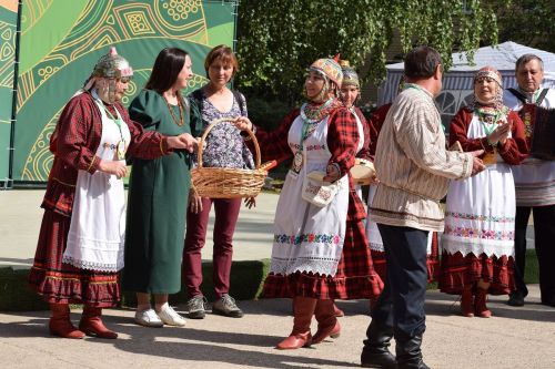 Çемье фестивалĕнче кашни хавас