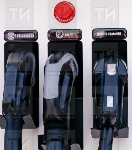 Такси, каршеринг электромобильсене кӗтеççӗ