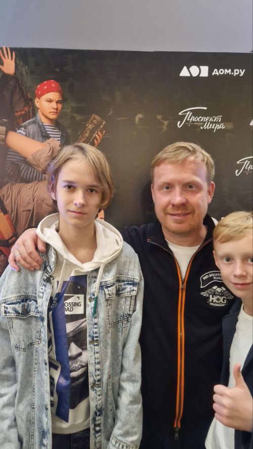Хусанта иртнӗ кино премьерине паллă актер тата режиссер Антон Богданов хăй те хутшăнчӗ