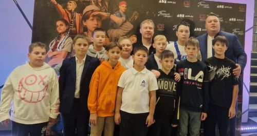 Хусанта иртнӗ кино премьерине паллă актер тата режиссер Антон Богданов хăй те хутшăнчӗ