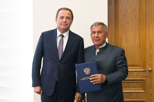 Рустам Минниханова Раççей Президенчӗн Тав çырӑвӗпе чысланӑ