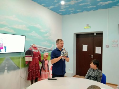 П.В.Деменьев музейӗнче «Раççей халăхӗсен наци тумӗсем» темăпа музей урокӗ иртнӗ