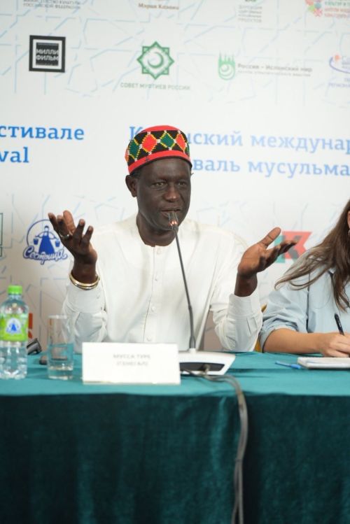 Жюри председателӗ Мусса Туре шучӗпе кино палăртнă критерисене тивӗçтернисӗр пуçне вăйлă туйăмсем те çуратмалла