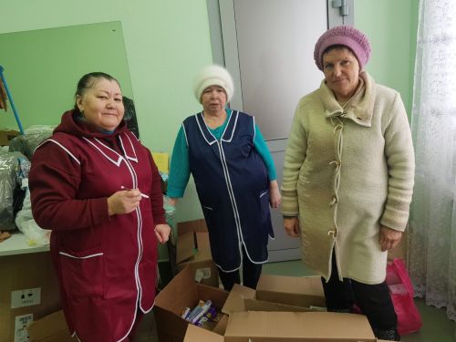 Теччӗсем фронт çывăхӗнчи госпитальсем, салтаксем валли гуманитари пулăшăвӗ пухаççӗ
