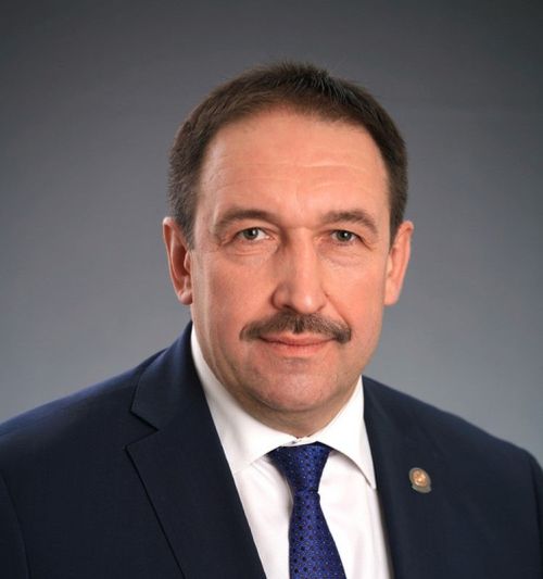 ТР Премьер-министрĕ Алексей Песошин Раççей Федерацийӗн прокуратура ӗçченӗн кунӗпе саламлать
