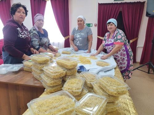 Теччӗсем фронт çывăхӗнчи госпитальсем, салтаксем валли гуманитари пулăшăвӗ пухаççӗ