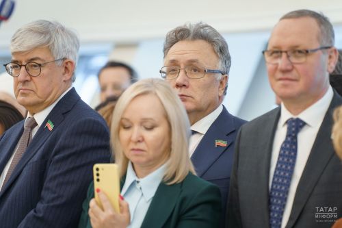 ТР Патшалăх Канашӗн Председателӗ Фарид Мухаметшин журналистсене Раççей Пичет кунӗпе саламларӗ
