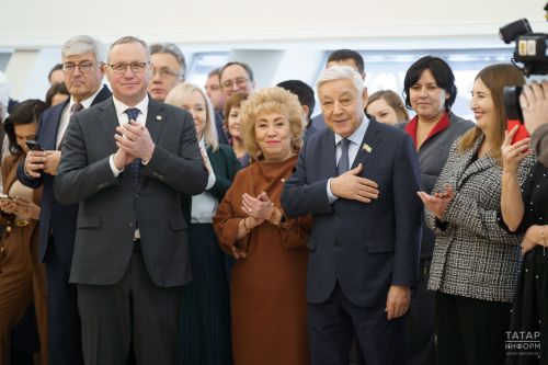 ТР Патшалăх Канашӗн Председателӗ Фарид Мухаметшин журналистсене Раççей Пичет кунӗпе саламларӗ