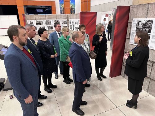 Ленинграда блокадăран хăтарнăранпа 80 çул: Пискарев масарӗнче пытарнă кашни чăваш салтакӗн ятне тупса палăртнă