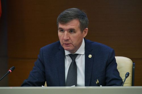 Бюрократи, кадрсен çитменлӗхӗ, укçа-тенкӗ ыйтăвӗ... Тата мӗн чăрмантарать пӗчӗк тата вăтам бизнеса?