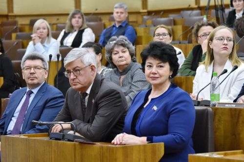 ТР Патшалăх Канашӗн Председателӗ Фарид Мухаметшин вӗрентекенсем пирки: «Эсир мар пулсан кам çитӗнекен ăрăва тӗрӗс ориентир парӗ?»