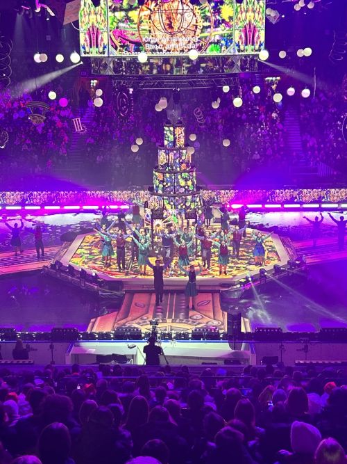 Республикӑри Ҫӗнӗ ҫул ёлкине 17 пин ача ҫитсе курчӗ
