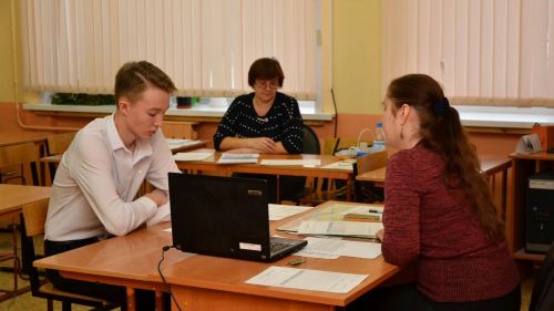 Ыран 9-мӗш класра вӗренекенсем патшалăхăн тӗп экзаменне тытма ирӗк паракан калаçу урлă иртеççӗ