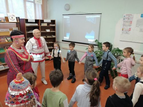 Левуковсем Тольятти ачисене чăваш халăхӗпе паллаштараççӗ