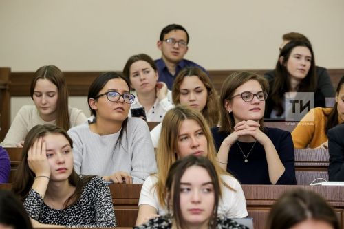 Тутарстанри шкулсемпе колледжсем электронлă дипломсемпе аттестатсем парас эксперимента хутшăнаççӗ