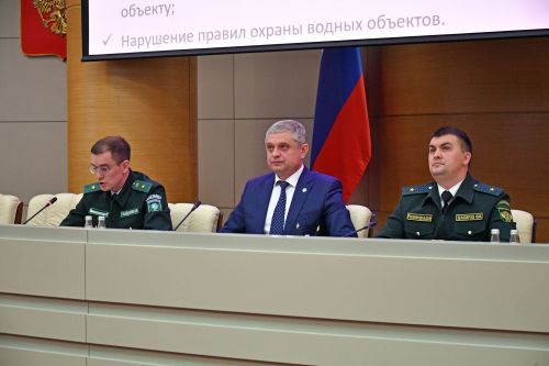 ТР экологипе çутçанталăк ресурсӗсен министрӗ Александр Шадриков шучӗпе санкцисем экологие пырса тивмелле мар