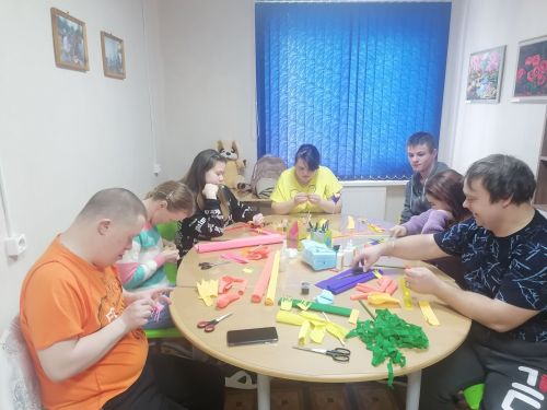 Аксури «Нежность» социаллă тивӗçтерӗвӗн комплекслă центрӗнче инвалид ачасемпе çамрăксене хăйтӗллӗнлӗхе хăнăхтараççӗ