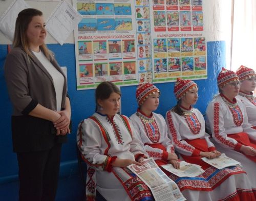 Гулькинăра хутăш çемьесем те чăвашла вӗренеççӗ