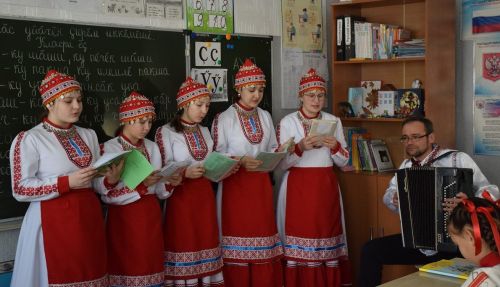 Гулькинăра хутăш çемьесем те чăвашла вӗренеççӗ