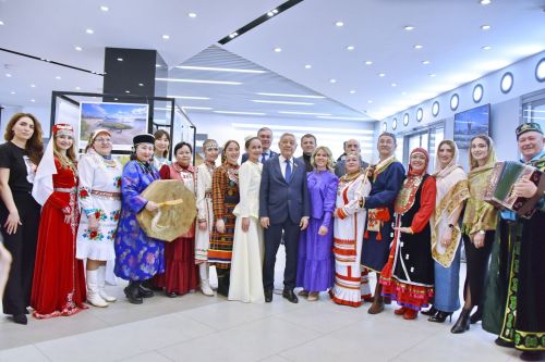 Тутарстан Халăхсен ассамблейин наципе культура автономийӗсем суйлава килекенсене тӗрлӗ халăх апат-çимӗçӗпе сăйларӗç