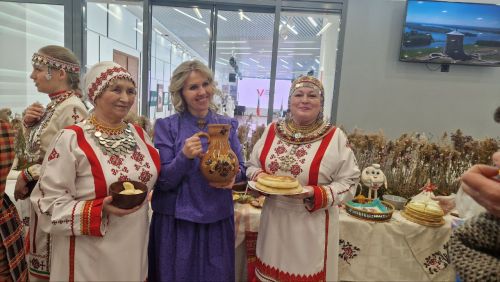 Тутарстан Халăхсен ассамблейин наципе культура автономийӗсем суйлава килекенсене тӗрлӗ халăх апат-çимӗçӗпе сăйларӗç