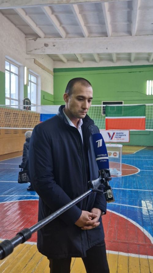 Раççей Геройӗ Расим Баксиков: «Эпир хӗç-пăшалпа кăна вăйлине мар, чун-хавалпа çирӗп пулнине кăтартрăмăр»