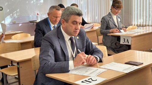 Вӗрентӳпе наука министрӗ Ильсур Хадиуллин историпе ППЭ парать