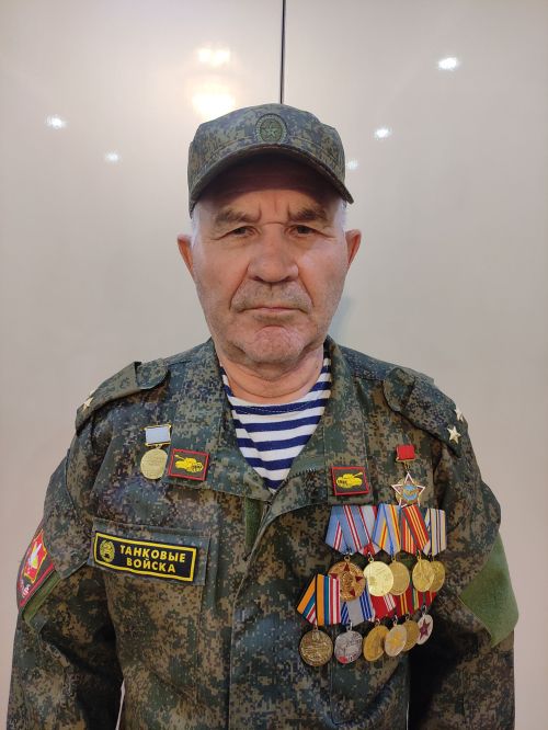 Пирӗн авторсем: эсир пуррипе хаçатăмăр пуян
