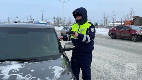 М7 Çул çинче взрывчатка тиенӗ машинăна тытса чарнă