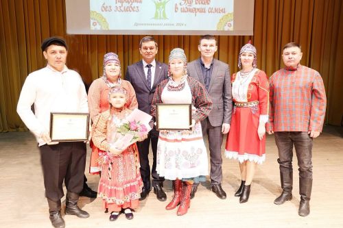 Хулаçырминчи Мокшинсем çемье конкурсӗнче