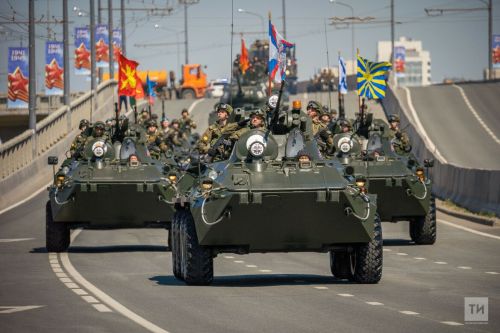 Хусанта Парад та, салют та пулать