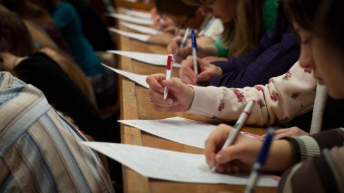 Шкул ачисемпе студентсем «Союзный диктант» акцие хутшăнма пултараççӗ