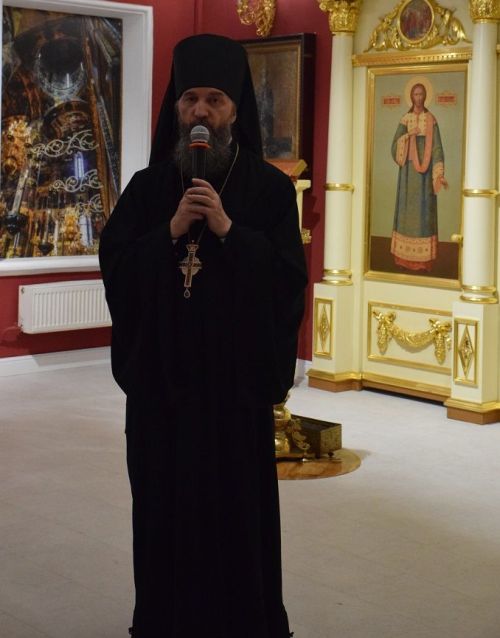 Юлашки император тата унăн çемйи