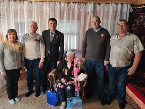 Поздравили тружениц тыла