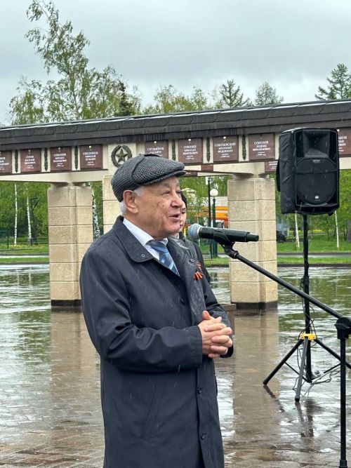 Фарид Мухаметшин: «Ăруран ăрăва йăх-несӗлсен паттăрлăхӗ парăнса пытăрччӗ, ветерансен тӗслӗхӗпе ӳстӗр çамрăк ăру»