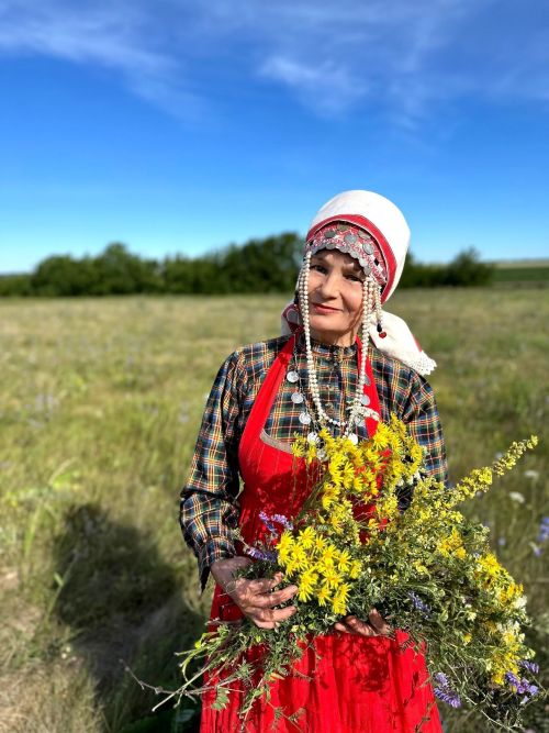 Людмила СЕМЁНОВА: «Тăван чӗлхепе калаçма пăрахмастпăр?»