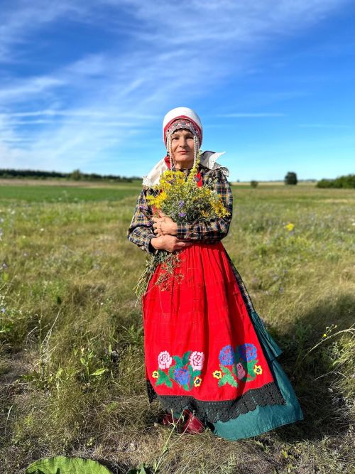 Людмила СЕМЁНОВА: «Тăван чӗлхепе калаçма пăрахмастпăр?»