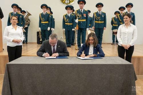 Тутарстанра Раççей Пичет кунӗ журналистсен ятарлă çар операцине хутшăннă тăванӗсене халалланă куравпа уçăлчӗ