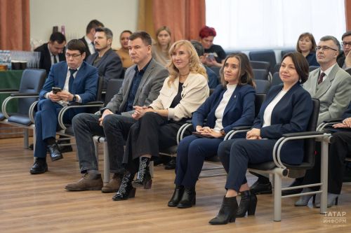 Тутарстанра Раççей Пичет кунӗ журналистсен ятарлă çар операцине хутшăннă тăванӗсене халалланă куравпа уçăлчӗ