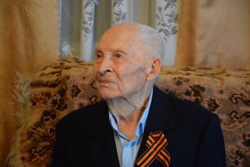 ВЕКОВОЙ ЮБИЛЕЙ ВЕТЕРАН ВОЙНЫ ФЕДОР МЕРДЮКОВ ОТМЕТИЛ В КРУГУ САМЫХ ДОРОГИХ ЛЮДЕЙ