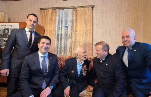 ВЕКОВОЙ ЮБИЛЕЙ ВЕТЕРАН ВОЙНЫ ФЕДОР МЕРДЮКОВ ОТМЕТИЛ В КРУГУ САМЫХ ДОРОГИХ ЛЮДЕЙ