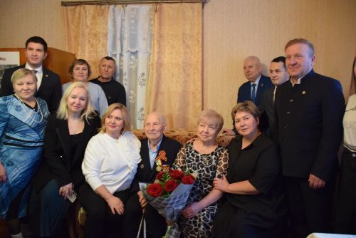 ВЕКОВОЙ ЮБИЛЕЙ ВЕТЕРАН ВОЙНЫ ФЕДОР МЕРДЮКОВ ОТМЕТИЛ В КРУГУ САМЫХ ДОРОГИХ ЛЮДЕЙ
