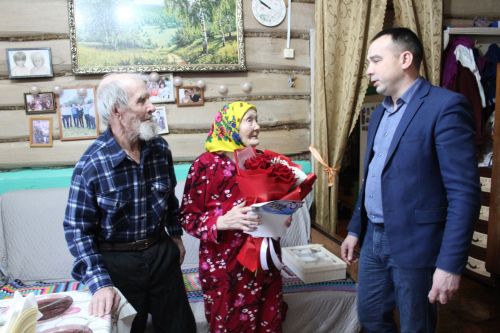 Ӗçре яланах малта пулнă