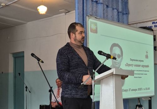 Ялавӑрта поэт-фронтовикӑн Михаил Захаровӑн 100-ҫуллӑхне паллӑ турӗҫ