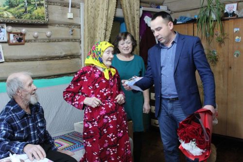 Ӗçре яланах малта пулнă