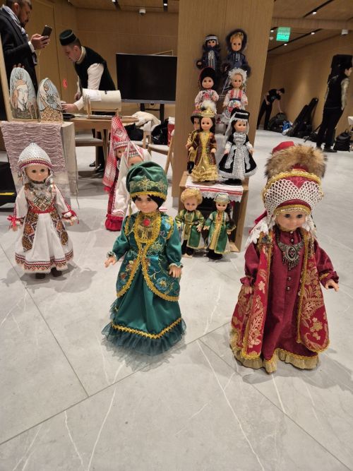 Галиаскар Камал театрăн çӗнӗ çуртне уçнă çӗре Раççейӗн паллă кино тата театр актерӗ Владимир Машков килчӗ