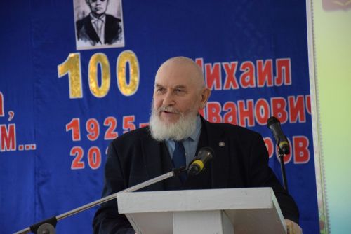 Ялавăрта поэт-фронтовикăн юбилейне паллă турӗç