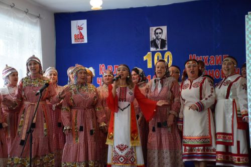 Ялавăрта поэт-фронтовикăн юбилейне паллă турӗç